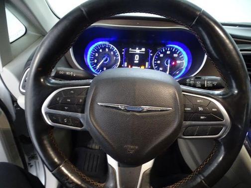 2019 Chrysler Pacifica Touring-L