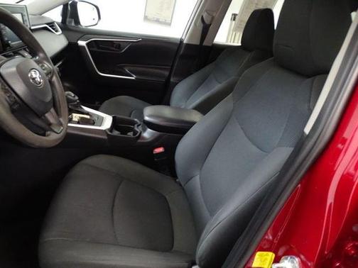 Ruby Flare Pearl 2019 Toyota RAV4 LE