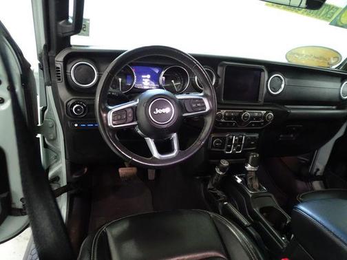 Earl Clearcoat 2023 Jeep Wrangler 4xe Sahara