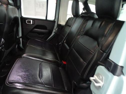 Earl Clearcoat 2023 Jeep Wrangler 4xe Sahara