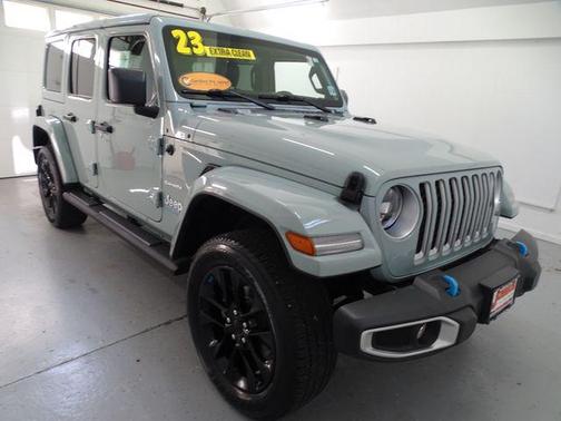 Earl Clearcoat 2023 Jeep Wrangler 4xe Sahara