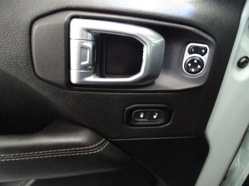 Earl Clearcoat 2023 Jeep Wrangler 4xe Sahara