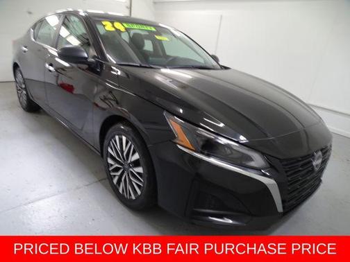 Black 2024 Nissan Altima 2.5 SV