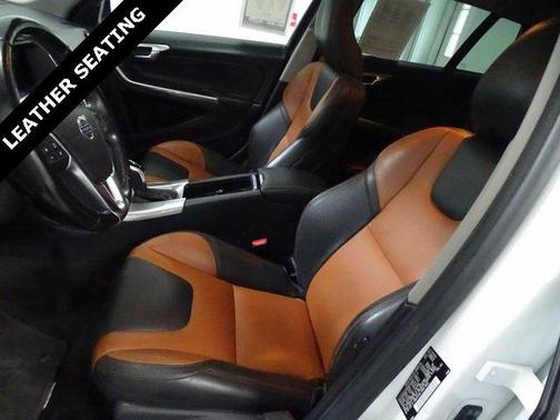 2017 Volvo V60 Cross Country T5