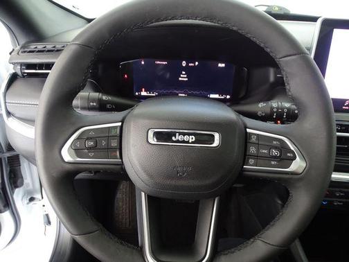 Bright White Clearcoat 2023 Jeep Compass Limited