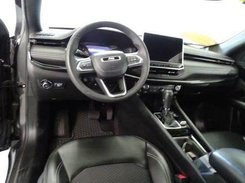 Granite Crystal Clearcoat Metallic 2023 Jeep Compass Altitude