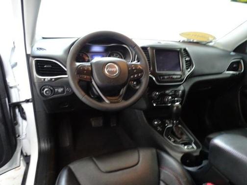 Bright White Clearcoat 2023 Jeep Cherokee Trailhawk
