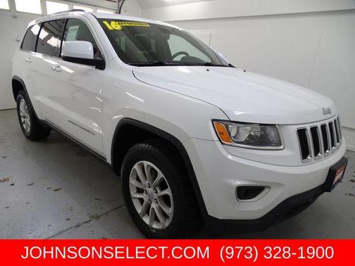 Bright White Clearcoat 2016 Jeep Grand Cherokee Laredo SUV