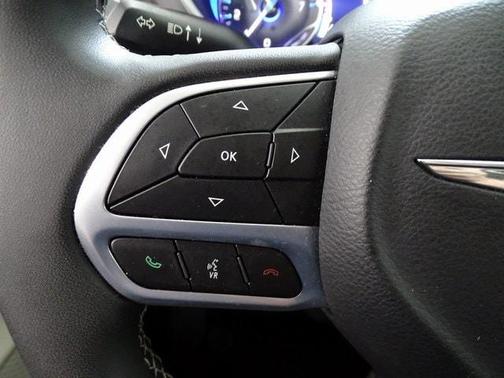 2022 Chrysler Pacifica Touring-L