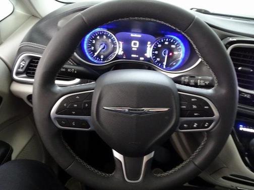 2022 Chrysler Pacifica Touring-L