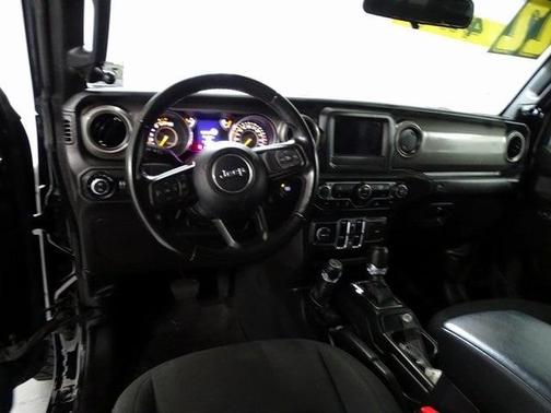 2022 Jeep Gladiator Sport