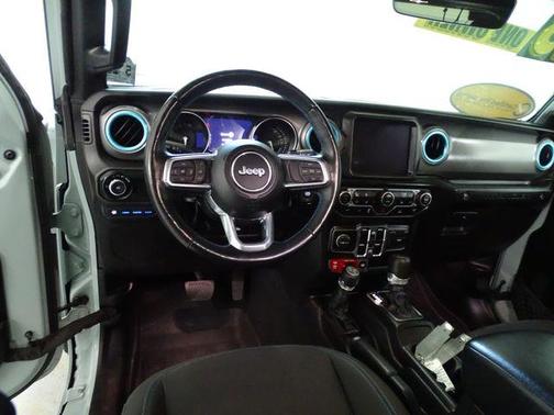 Earl Clearcoat 2023 Jeep Wrangler 4xe Rubicon