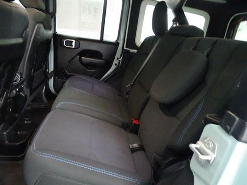 Earl Clearcoat 2023 Jeep Wrangler 4xe Rubicon