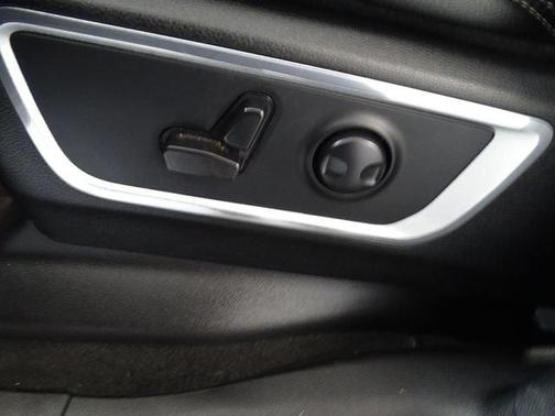 Bright White Clearcoat 2023 RAM 1500 Laramie