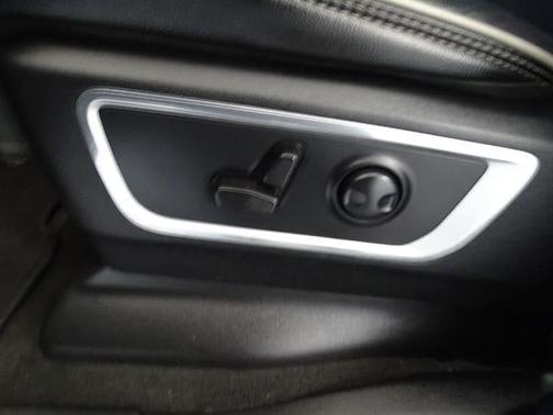 Bright White Clearcoat 2023 RAM 1500 Laramie