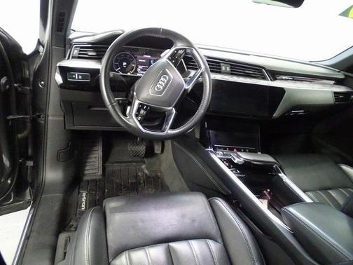 2019 Audi e-tron Prestige