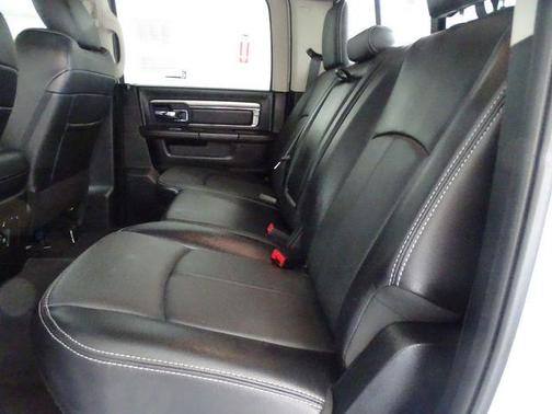 Bright White Clearcoat 2018 RAM 2500 Laramie