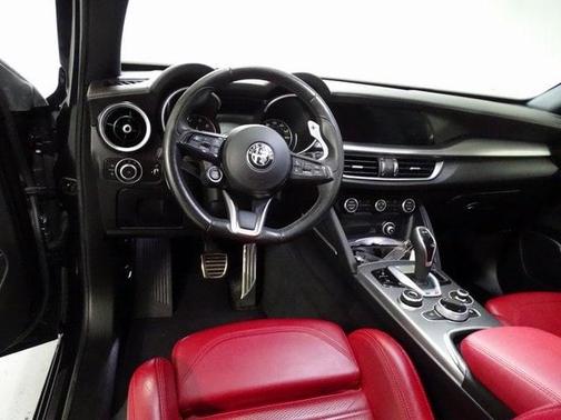 2022 Alfa Romeo Stelvio Veloce