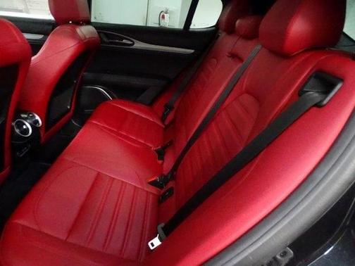 2022 Alfa Romeo Stelvio Veloce