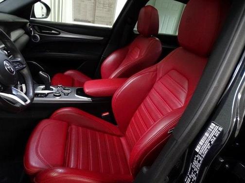 2022 Alfa Romeo Stelvio Veloce