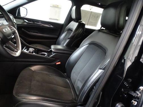 Diamond Black 2023 Jeep Grand Cherokee Altitude