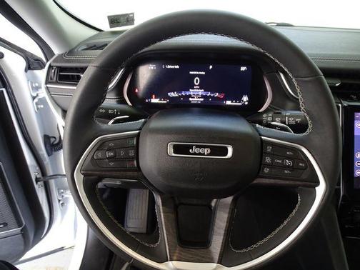 Bright White Clearcoat 2023 Jeep Grand Cherokee Limited