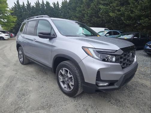 Lunar Silver Metallic 2022 Honda Passport AWD TrailSport
