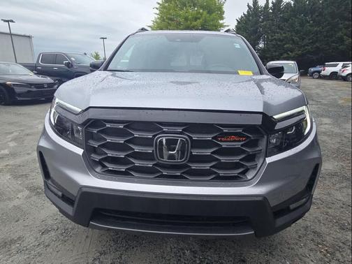Lunar Silver Metallic 2022 Honda Passport AWD TrailSport