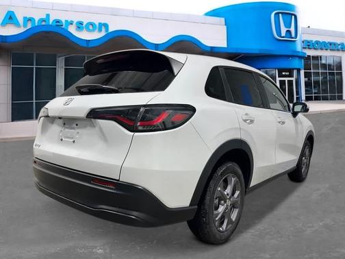 Platinum White Pearl 2027 Honda HR-V LX