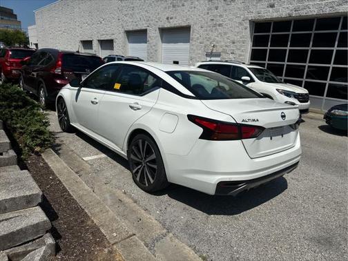 2022 Nissan Altima SR FWD