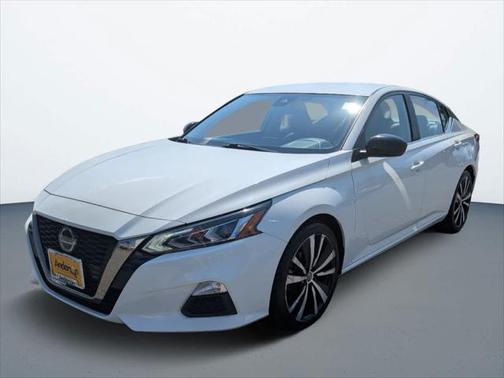 2022 Nissan Altima SR FWD