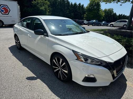 2022 Nissan Altima SR FWD