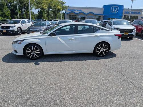 2022 Nissan Altima SR FWD