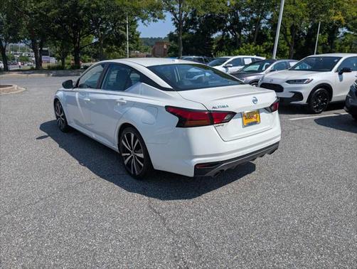 2022 Nissan Altima SR FWD