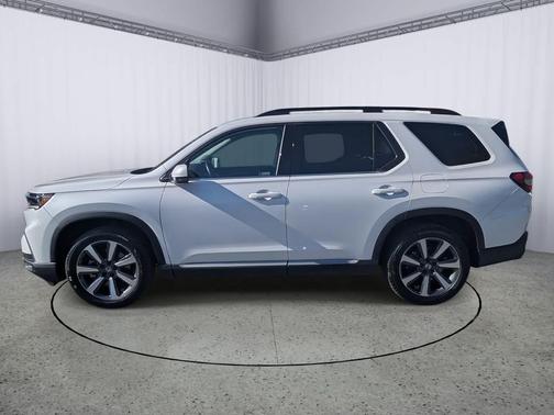 2023 Honda Pilot Touring 8-Passenger