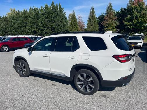 2023 Honda Pilot Touring 8-Passenger