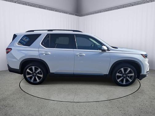 2023 Honda Pilot Touring 8-Passenger