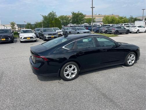 Crystal Black Pearl 2024 Honda Accord LX 1.5T