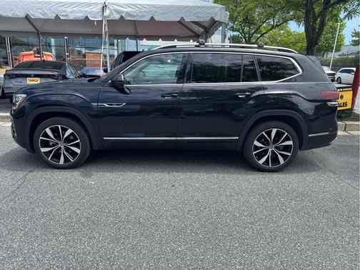 Deep Black Pearl 2025 Volkswagen Atlas 2.0T SEL Premium R-Line 4MOTION