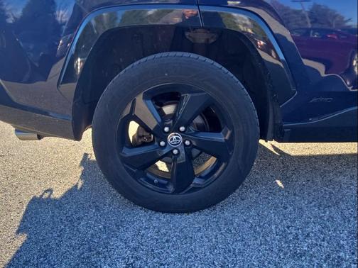 2019 Toyota RAV4 Hybrid SE