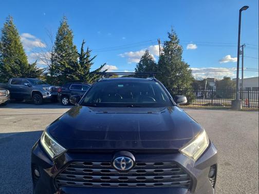 2019 Toyota RAV4 Hybrid SE