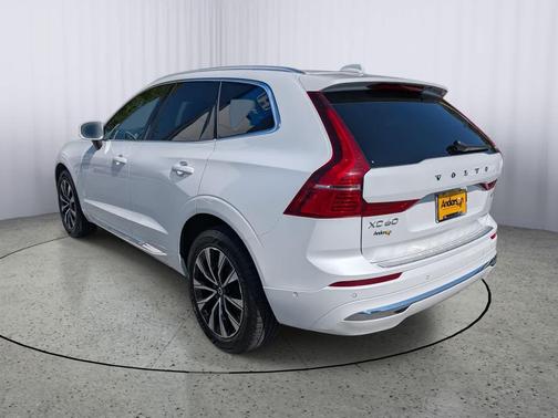 2023 Volvo XC60 B5 Plus Bright Theme