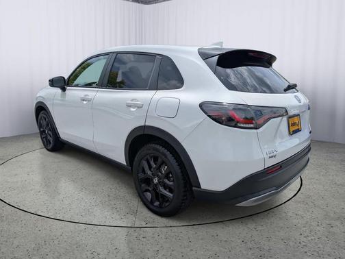 Platinum White Pearl 2024 Honda HR-V Sport