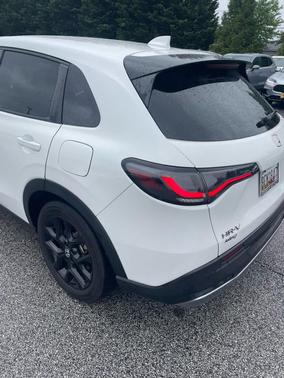 Platinum White Pearl 2024 Honda HR-V Sport