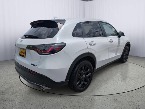 Platinum White Pearl 2024 Honda HR-V Sport