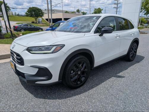 Platinum White Pearl 2024 Honda HR-V Sport