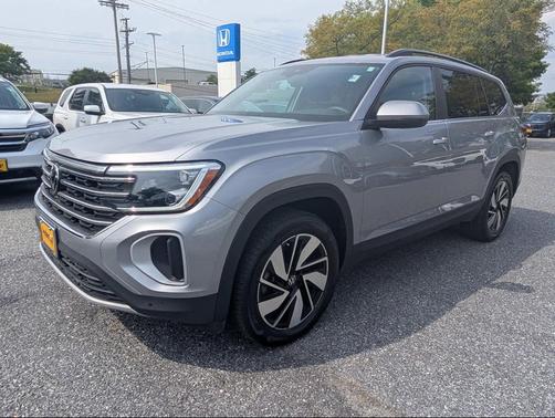 2024 Volkswagen Atlas 2.0T SE w/Technology 4MOTION