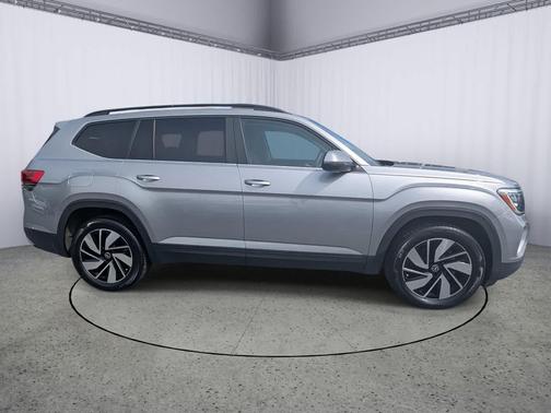 2024 Volkswagen Atlas 2.0T SE w/Technology 4MOTION