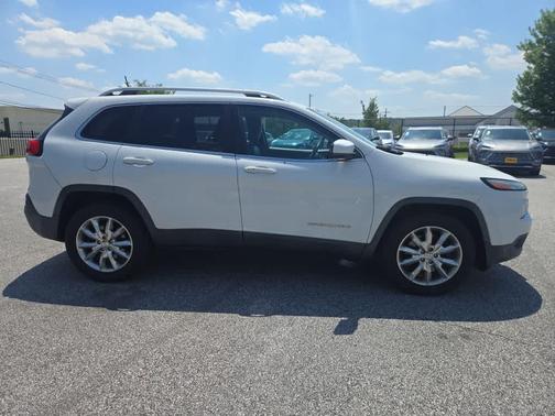 Bright White Clearcoat 2016 Jeep Cherokee Limited