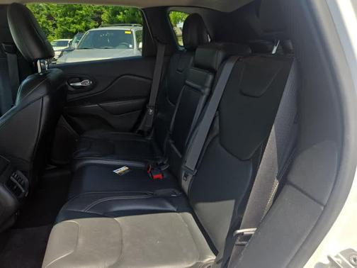 Bright White Clearcoat 2016 Jeep Cherokee Limited